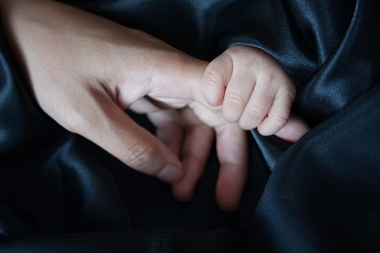 touch, holding hands, affection, caring, care, love, parent, parenting, happy mothers day, family, child, mom, mum