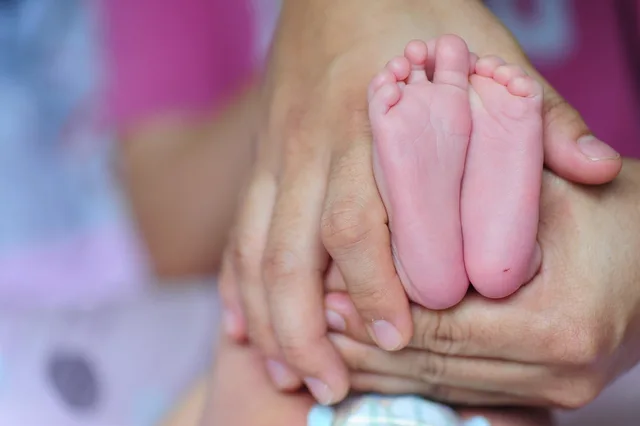 baby, feet, small, cute, life, parent, little, child, young, parenting. Parenting influencer outreach email template UK: sample and tips