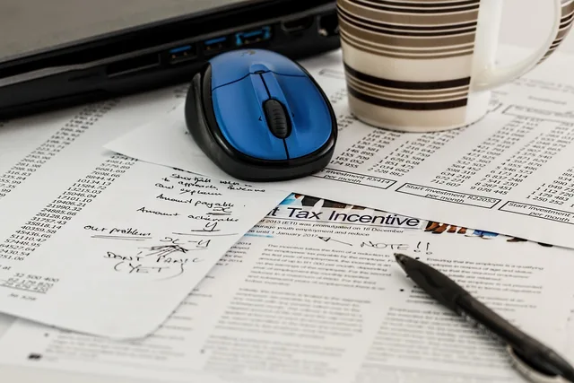 tax, forms, income, business, paperwork, finance, document, accounting, office, taxation, irs, revenue, calculate, paper, return, investment, calculating, taxes, tax, tax, tax, tax, tax, paperwork, finance, accounting, accounting, accounting, taxes, taxes, taxes, taxes. HMRC self-assessment for UK parenting creators: expenses, deadlines and business structures