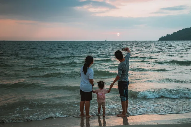 selfie, beach, family, child, mother, father, vacations, mobile, smartphone, nature, photo, summer, sea, water, ocean, happy, to travel, people, girl, asian, asia, chinese. How UK advertising rules apply to parenting creators under ASA and CMA guidance